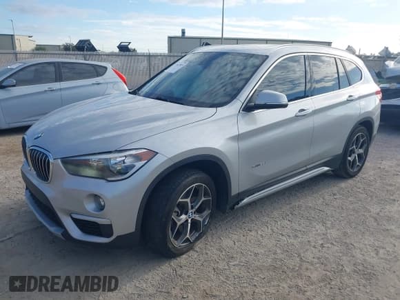 ✅ 2018 BMW X1 xDrive28i • VIN: WBXHT3C36J5K24933 • Lot: 43637019. Wystawiony na IAAI z przebiegiem 60 613 mil. Bezpłatny archiwum sprzedaży aukcyjnych z USA i szczegółowy raport historii pojazdu na DreamBid. Zdjęcie 2.