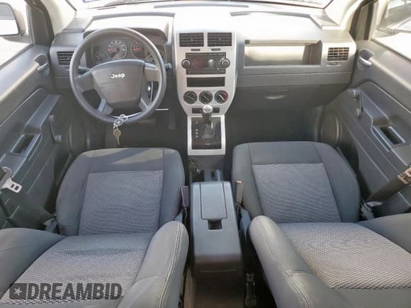 ✅ 2008 Jeep Compass Sport • VIN: 1J8FT47W48D500937 • Lot: 86497195. Listed on Copart with 189,208 mi. Free auction sales archive from the USA and detailed vehicle history report at DreamBid. Image 8.