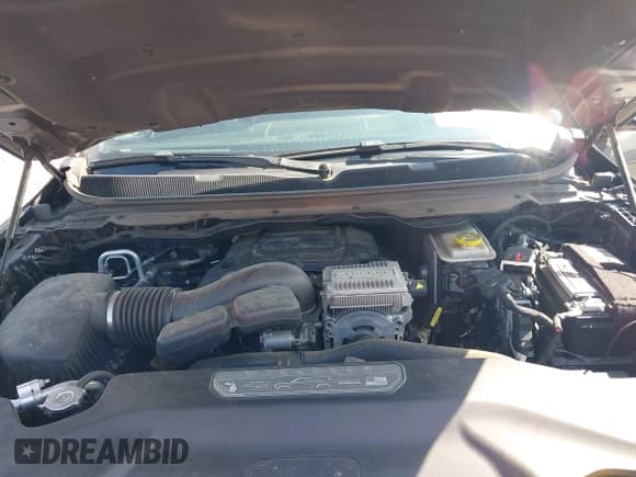 ✅ 2022 Jeep Wagoneer Series III • VIN: 1C4SJUDT7NS158378 • Lot: 42400362. Wystawiony na IAAI z przebiegiem Nie podano. Bezpłatny archiwum sprzedaży aukcyjnych z USA i szczegółowy raport historii pojazdu na DreamBid. Zdjęcie 10.