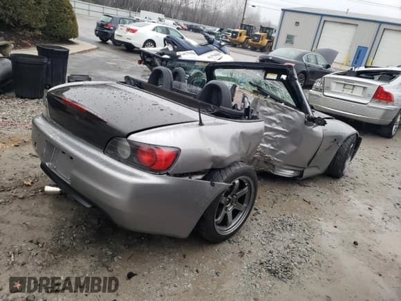 ✅ 2001 Honda S2000 • VIN: JHMAP11421T008770 • Lot: 82522334. Listed on Copart with 93,530 mi. Free auction sales archive from the USA and detailed vehicle history report at DreamBid. Image 3.
