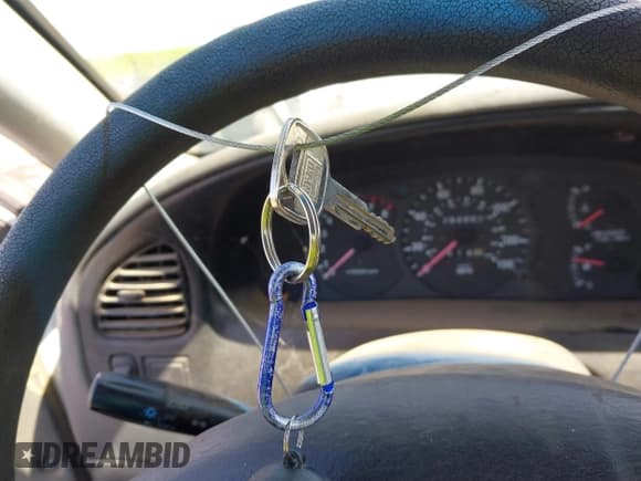 ✅ 2001 Kia Sephia • VIN: KNAFB121815044460 • Лот: 41846087. Опубликован ранее на IAAI с пробегом 294 862 миль. Бесплатный доступ к архиву аукционных продаж из США и подробный отчёт об истории автомобиля на DreamBid. Изображение 11.