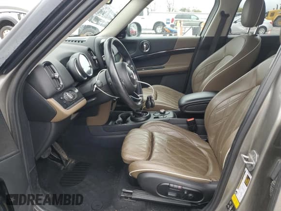 ✅ 2018 MINI Countryman Cooper S • VIN: WMZYT5C38J3D82858 • Lot: 85156355. Wystawiony na Copart z przebiegiem 89 452 mil. Bezpłatny archiwum sprzedaży aukcyjnych z USA i szczegółowy raport historii pojazdu na DreamBid. Zdjęcie 7.