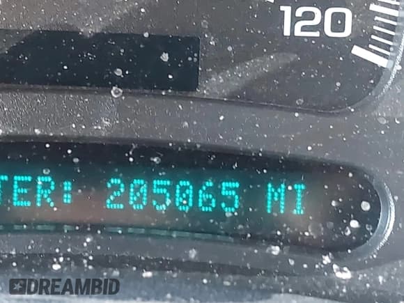 ✅ 2003 Chevrolet Silverado 2500HD LS • VIN: 1GCHC29U13E353706 • Lot: 42398034. Wystawiony na IAAI z przebiegiem 205 065 mil. Bezpłatny archiwum sprzedaży aukcyjnych z USA i szczegółowy raport historii pojazdu na DreamBid. Zdjęcie 15.