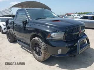 2013 Ram 1500 Express z VIN 3C6JR6AT8DG592679, wystawiony jako IAAI lot #42701097 z przebiegiem 147 006 mil mil oraz . Historia ofert i sprzedaży dostępna na DreamBid. Obrazek 1.