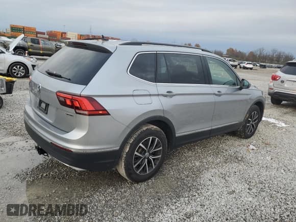 ✅ 2020 Volkswagen Tiguan SE • VIN: 3VV2B7AXXLM027460 • Lot: 92386305. Wystawiony na Copart z przebiegiem 94 422 mil. Bezpłatny archiwum sprzedaży aukcyjnych z USA i szczegółowy raport historii pojazdu na DreamBid. Zdjęcie 3.