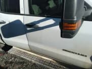 ✅ 2018 Chevrolet Silverado 3500HD • VIN: 1GB2KYEG6JZ217027 • Lot: 38040731. Wystawiony na IAAI z przebiegiem Nie podano. Bezpłatny archiwum sprzedaży aukcyjnych z USA i szczegółowy raport historii pojazdu na DreamBid. Zdjęcie 14.