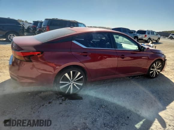 ✅ 2020 Nissan Altima SR • VIN: 1N4BL4CV1LC183304 • Lot: 82743205. Listed on Copart with 137,653 mi. Free auction sales archive from the USA and detailed vehicle history report at DreamBid. Image 3.