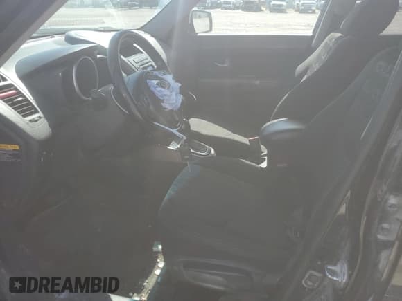 ✅ 2013 Kia Soul + • VIN: KNDJT2A66D7610606 • Lot: 63412495. Wystawiony na Copart z przebiegiem 142 387 mil. Bezpłatny archiwum sprzedaży aukcyjnych z USA i szczegółowy raport historii pojazdu na DreamBid. Zdjęcie 7.