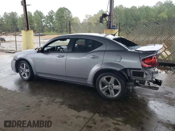 ✅ 2013 Dodge Avenger SXT • VIN: 1C3CDZCG5DN583600 • Lot: 71947043. Wystawiony na Copart z przebiegiem 126 008 mil. Bezpłatny archiwum sprzedaży aukcyjnych z USA i szczegółowy raport historii pojazdu na DreamBid. Zdjęcie 2.