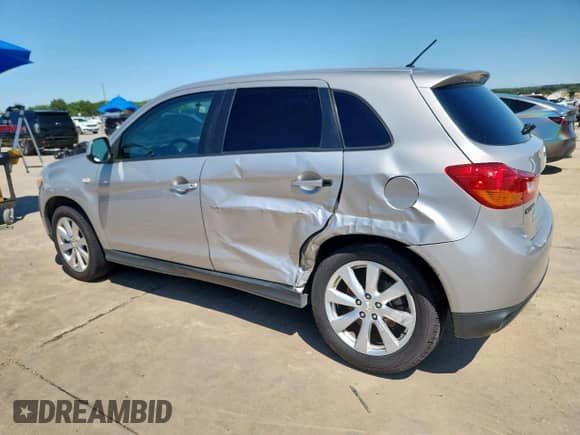 2015 Mitsubishi Outlander ES с VIN 4A4AR3AU1FE038290, выставлен на аукционе Copart как лот 71430325 с пробегом 109 474 миль миль и Чистый • Clean title. История ставок и продаж доступна на DreamBid. Изображение 2.