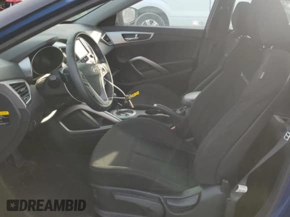 ✅ 2017 Hyundai Veloster • VIN: KMHTC6ADXHU305241 • Lot: 43567895. Wystawiony na Copart z przebiegiem 113 386 mil. Bezpłatny archiwum sprzedaży aukcyjnych z USA i szczegółowy raport historii pojazdu na DreamBid. Zdjęcie 7.