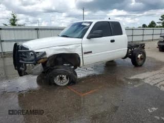 ✅ 2000 Dodge 2500 • VIN: 3B7KF2363YG114309 • Lot: 60270975. Wystawiony na Copart z przebiegiem 214 660 mil. Bezpłatny archiwum sprzedaży aukcyjnych z USA i szczegółowy raport historii pojazdu na DreamBid. Zdjęcie 1.