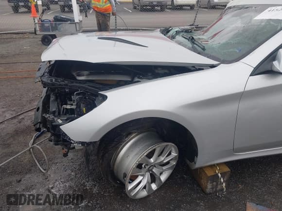 ✅ 2016 Hyundai Genesis Coupe 3.8L Base • VIN: KMHHT6KJ3GU132901 • Lot: 41525043. Wystawiony na IAAI z przebiegiem 94 012 mil. Bezpłatny archiwum sprzedaży aukcyjnych z USA i szczegółowy raport historii pojazdu na DreamBid. Zdjęcie 17.