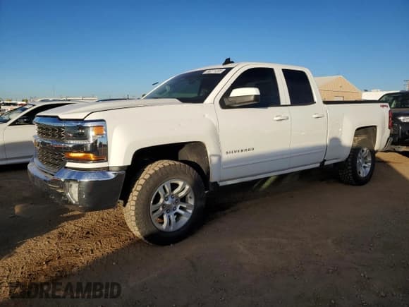 ✅ 2019 Chevrolet Silverado 1500 LT • VIN: 2GCVKPEC4K1153922 • Lot: 86271205. Wystawiony na Copart z przebiegiem 128 609 mil. Bezpłatny archiwum sprzedaży aukcyjnych z USA i szczegółowy raport historii pojazdu na DreamBid. Zdjęcie 1.