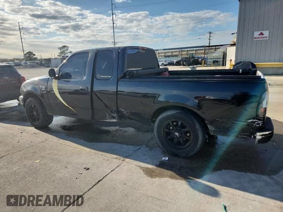 ✅ 2002 Ford F-150 XL • VIN: 1FTRX17W72KA30199 • Lot: 92919805. Wystawiony na Copart z przebiegiem Nie podano. Bezpłatny archiwum sprzedaży aukcyjnych z USA i szczegółowy raport historii pojazdu na DreamBid. Zdjęcie 2.