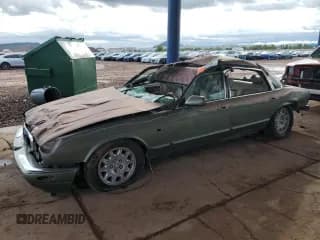 ✅ 1999 Jaguar XJ • VIN: SAJHX6049XC854449 • Lot: 92263985. Wystawiony na Copart z przebiegiem Nie podano. Bezpłatny archiwum sprzedaży aukcyjnych z USA i szczegółowy raport historii pojazdu na DreamBid. Zdjęcie 1.