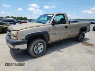 ✅ 2007 Chevrolet Silverado 2500HD Work Truck • VIN: 1GCHC24U47E116950 • Лот: 61726395. Опубликован ранее на Copart с пробегом 230 974 миль. Бесплатный доступ к архиву аукционных продаж из США и подробный отчёт об истории автомобиля на DreamBid. Изображение 1.
