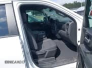 ✅ 2023 Chevrolet Silverado 1500 Custom • VIN: 3GCPABEK0PG189420 • Lot: 41931810. Wystawiony na IAAI z przebiegiem 40 505 mil. Bezpłatny archiwum sprzedaży aukcyjnych z USA i szczegółowy raport historii pojazdu na DreamBid. Zdjęcie 5.