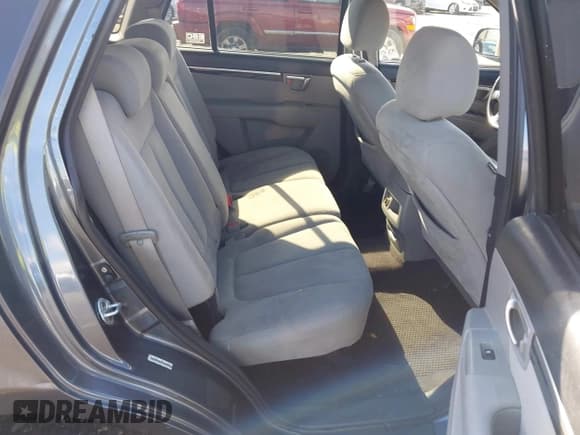 ✅ 2009 Hyundai Santa Fe Limited • VIN: 5NMSH13E09H238247 • Lot: 43574832. Listed on IAAI with 168,143 mi. Free auction sales archive from the USA and detailed vehicle history report at DreamBid. Image 8.