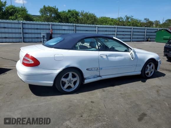 ✅ 2004 Mercedes-Benz CLK 500 • VIN: WDBTK75G24T021599 • Lot: 61686235. Wystawiony na Copart z przebiegiem 103 782 mil. Bezpłatny archiwum sprzedaży aukcyjnych z USA i szczegółowy raport historii pojazdu na DreamBid. Zdjęcie 3.