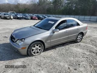✅ 2004 Mercedes-Benz C 320 • VIN: WDBRF84J84F537501 • Лот: 44542955. Опубликован ранее на Copart с пробегом 150 617 миль. Бесплатный доступ к архиву аукционных продаж из США и подробный отчёт об истории автомобиля на DreamBid. Изображение 1.