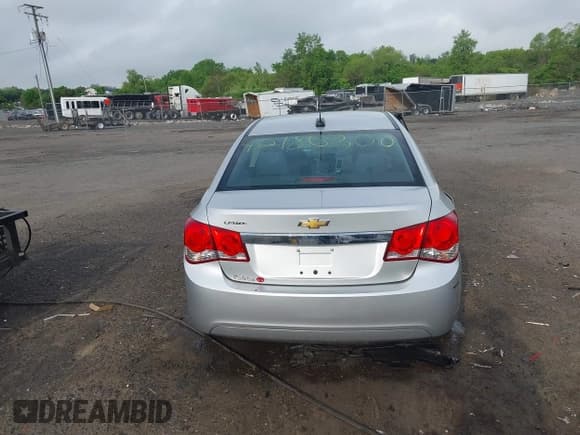 ✅ 2016 Chevrolet Cruze LS • VIN: 1G1PB5SH0G7204753 • Lot: 42186300. Listed on IAAI with 132,006 mi. Free auction sales archive from the USA and detailed vehicle history report at DreamBid. Image 16.