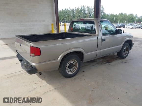 ✅ 2002 Chevrolet S-10 LS • VIN: 1GCCS145628137953 • Лот: 42517695. Опубликован ранее на IAAI с пробегом 197 637 миль. Бесплатный доступ к архиву аукционных продаж из США и подробный отчёт об истории автомобиля на DreamBid. Изображение 4.