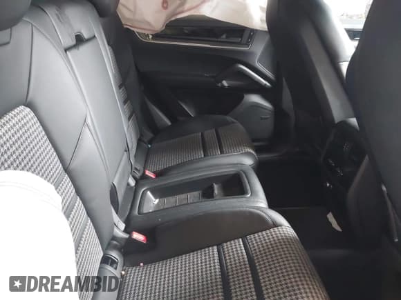 ✅ 2024 Porsche Cayenne • VIN: WP1BA2AY3RDA52863 • Lot: 42317622. Listed on IAAI with Not provided. Free auction sales archive from the USA and detailed vehicle history report at DreamBid. Image 8.