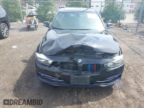 ✅ 2016 BMW 3 Series 328i xDrive • VIN: WBA8E3G55GNU00394 • Lot: 43253122. Listed on IAAI with 94,720 mi. Free auction sales archive from the USA and detailed vehicle history report at DreamBid. Image 6.