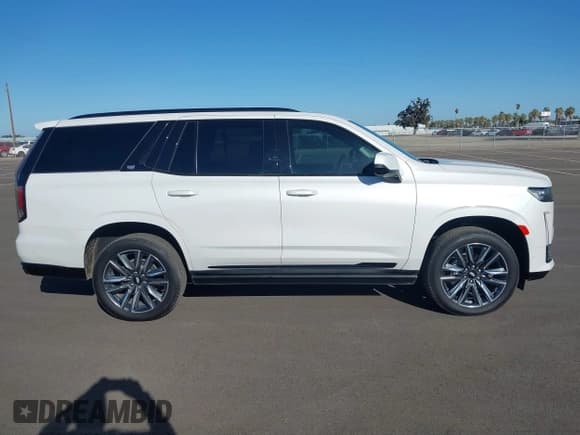 ✅ 2023 Cadillac Escalade 4WD Sport • VIN: 1GYS4FKL7PR286940 • Лот: 40702874. Опубликован ранее на IAAI с пробегом 7 981 миль. Бесплатный доступ к архиву аукционных продаж из США и подробный отчёт об истории автомобиля на DreamBid. Изображение 13.