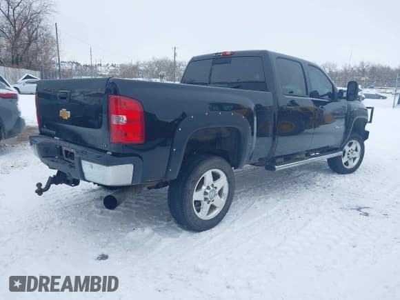 ✅ 2014 Chevrolet Silverado 2500HD LTZ • VIN: 1GC1KYE8XEF119934 • Лот: 41251936. Опубликован ранее на IAAI с пробегом 218 943 миль. Бесплатный доступ к архиву аукционных продаж из США и подробный отчёт об истории автомобиля на DreamBid. Изображение 4.