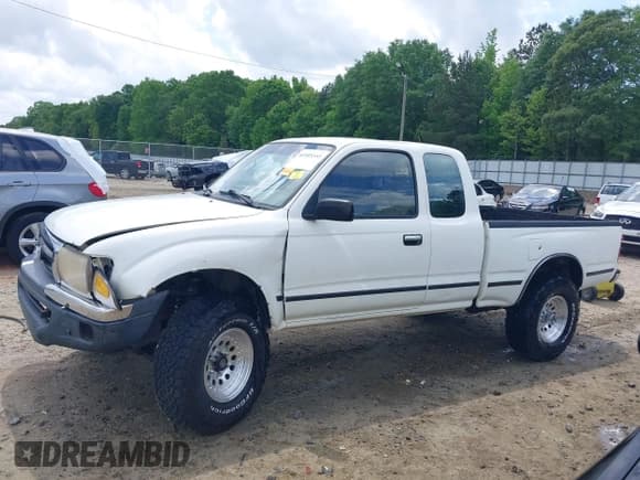 ✅ 1998 Toyota Tacoma • VIN: 4TAWN72N2WZ157302 • Lot: 42105355. Wystawiony na IAAI z przebiegiem 271 251 mil. Bezpłatny archiwum sprzedaży aukcyjnych z USA i szczegółowy raport historii pojazdu na DreamBid. Zdjęcie 14.