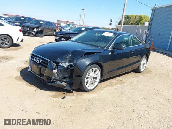 ✅ 2014 Audi A5 Premium • VIN: WAUCFAFR4EA031371 • Lot: 43209927. Wystawiony na IAAI z przebiegiem 82 253 mil. Bezpłatny archiwum sprzedaży aukcyjnych z USA i szczegółowy raport historii pojazdu na DreamBid. Zdjęcie 18.