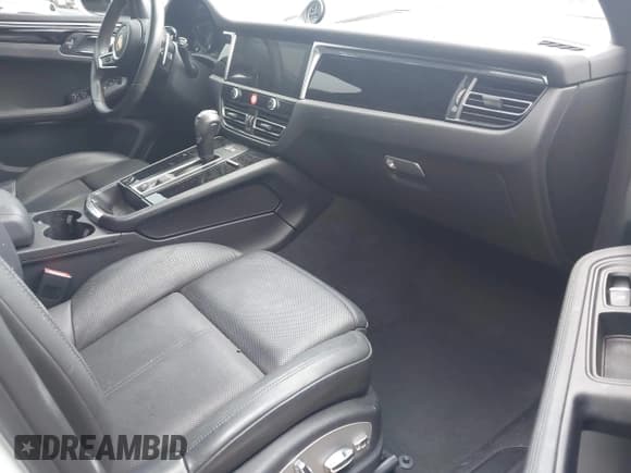 ✅ 2022 Porsche Macan • VIN: WP1AA2A58NLB06272 • Lot: 42433562. Wystawiony na IAAI z przebiegiem 38 477 mil. Bezpłatny archiwum sprzedaży aukcyjnych z USA i szczegółowy raport historii pojazdu na DreamBid. Zdjęcie 5.