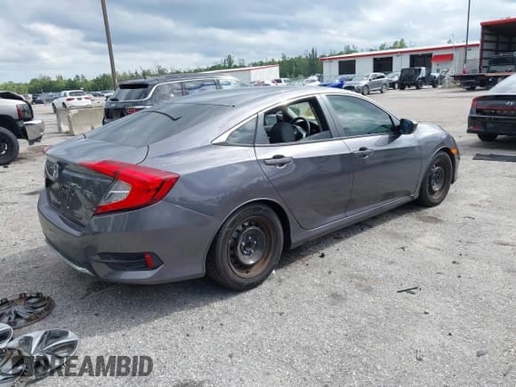 ✅ 2019 Honda Civic LX • VIN: 19XFC2F66KE041462 • Lot: 43564364. Wystawiony na IAAI z przebiegiem Nie podano. Bezpłatny archiwum sprzedaży aukcyjnych z USA i szczegółowy raport historii pojazdu na DreamBid. Zdjęcie 4.