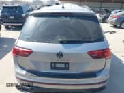 ✅ 2023 Volkswagen Tiguan SE R-Line Black • VIN: 3VVCB7AX0PM062647 • Lot: 43512995. Wystawiony na IAAI z przebiegiem 34 220 mil. Bezpłatny archiwum sprzedaży aukcyjnych z USA i szczegółowy raport historii pojazdu na DreamBid. Zdjęcie 17.