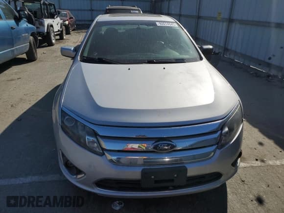 ✅ 2010 Ford Fusion SEL • VIN: 3FAHP0JG8AR247963 • Lot: 92614545. Wystawiony na Copart z przebiegiem 196 087 mil. Bezpłatny archiwum sprzedaży aukcyjnych z USA i szczegółowy raport historii pojazdu na DreamBid. Zdjęcie 5.