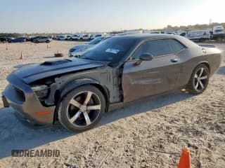 ✅ 2015 Dodge Challenger R/T • VIN: 2C3CDZAT8FH821743 • Lot: 70521715. Wystawiony na Copart z przebiegiem 93 494 mil. Bezpłatny archiwum sprzedaży aukcyjnych z USA i szczegółowy raport historii pojazdu na DreamBid. Zdjęcie 1.
