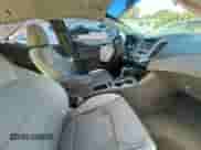 2018 Chevrolet Cruze LS z VIN 1G1BC5SM9J7176866, wystawiony jako Copart lot #91316315 z przebiegiem Nie podano mil oraz Czysty tytuł • Clean title. Historia ofert i sprzedaży dostępna na DreamBid. Obrazek 5.