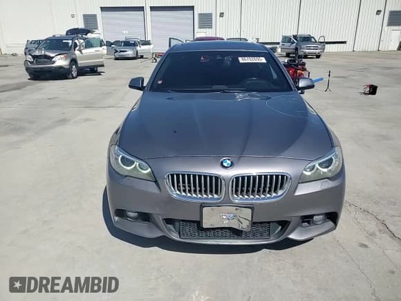 ✅ 2014 BMW 5 Series 550i xDrive • VIN: WBAKP9C53EDZ35042 • Lot: 86702695. Wystawiony na Copart z przebiegiem 135 206 mil. Bezpłatny archiwum sprzedaży aukcyjnych z USA i szczegółowy raport historii pojazdu na DreamBid. Zdjęcie 13.