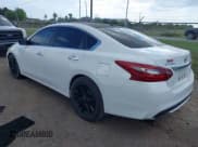 ✅ 2018 Nissan Altima SV • VIN: 1N4AL3AP6JC161225 • Lot: 43012884. Wystawiony na IAAI z przebiegiem 133 794 mil. Bezpłatny archiwum sprzedaży aukcyjnych z USA i szczegółowy raport historii pojazdu na DreamBid. Zdjęcie 3.