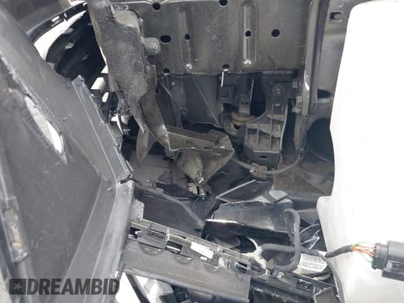 ✅ 2022 Volkswagen Atlas SE • VIN: 1V2JE2CAXNC229523 • Lot: 41364396. Wystawiony na IAAI z przebiegiem 19 781 mil. Bezpłatny archiwum sprzedaży aukcyjnych z USA i szczegółowy raport historii pojazdu na DreamBid. Zdjęcie 20.