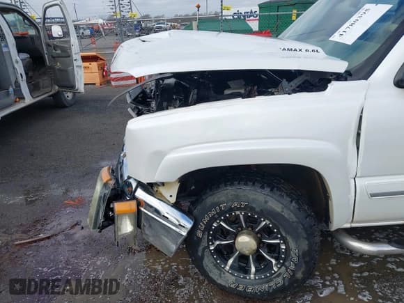 ✅ 2005 Chevrolet Silverado 2500HD LT • VIN: 1GCHK23215F950393 • Lot: 41780395. Wystawiony na IAAI z przebiegiem 294 419 mil. Bezpłatny archiwum sprzedaży aukcyjnych z USA i szczegółowy raport historii pojazdu na DreamBid. Zdjęcie 18.