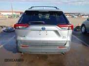 ✅ 2022 Toyota RAV4 Hybrid XLE • VIN: 4T3RWRFV8NU052766 • Lot: 43836286. Wystawiony na IAAI z przebiegiem 44 609 mil. Bezpłatny archiwum sprzedaży aukcyjnych z USA i szczegółowy raport historii pojazdu na DreamBid. Zdjęcie 17.