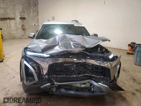 ✅ 2025 Chevrolet Equinox AWD ACTIV • VIN: 3GNAXSEG4SL134833 • Lot: 61696115. Wystawiony na Copart z przebiegiem 5 660 mil. Bezpłatny archiwum sprzedaży aukcyjnych z USA i szczegółowy raport historii pojazdu na DreamBid. Zdjęcie 5.