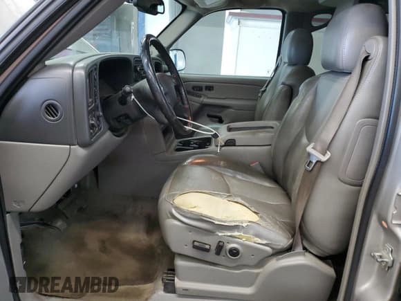 ✅ 2005 Chevrolet Suburban LS • VIN: 3GNFK16ZX5G196927 • Lot: 89928155. Listed on Copart with 224,201 mi. Free auction sales archive from the USA and detailed vehicle history report at DreamBid. Image 7.