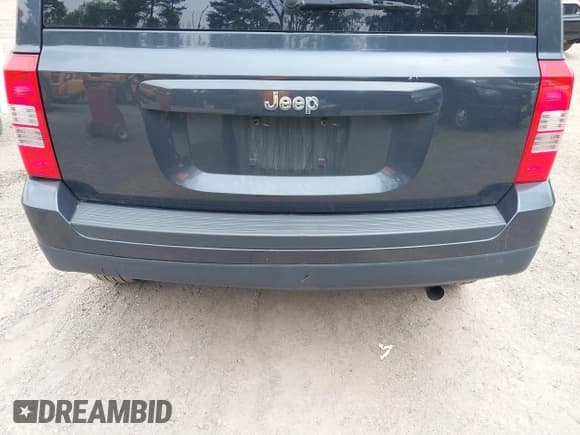 ✅ 2016 Jeep Patriot Sport SE • VIN: 1C4NJPBA7GD526498 • Lot: 42295160. Listed on IAAI with 143,241 mi. Free auction sales archive from the USA and detailed vehicle history report at DreamBid. Image 6.