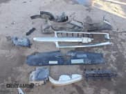 ✅ 2001 Chevrolet Suburban LT • VIN: 3GNGK26U41G215903 • Лот: 41283772. Опубликован ранее на IAAI с пробегом 199 191 миль. Бесплатный доступ к архиву аукционных продаж из США и подробный отчёт об истории автомобиля на DreamBid. Изображение 12.