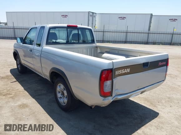 ✅ 1998 Nissan Frontier XE • VIN: 1N6DD26S8WC355853 • Лот: 42581457. Опубликован ранее на IAAI с пробегом 303 045 миль. Бесплатный доступ к архиву аукционных продаж из США и подробный отчёт об истории автомобиля на DreamBid. Изображение 3.