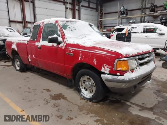 ✅ 1996 Ford Ranger XLT • VIN: 1FTCR14X1TPA85135 • Lot: 43850383. Listed on IAAI with 231,624 mi. Free auction sales archive from the USA and detailed vehicle history report at DreamBid. Image 1.